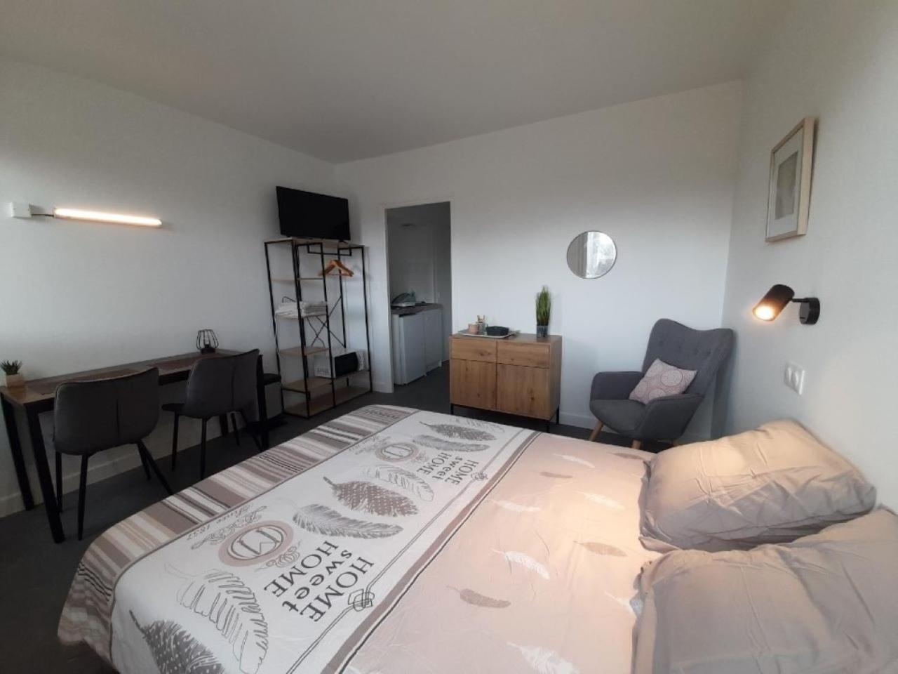 Residence Du Leon Landivisiau Extérieur photo