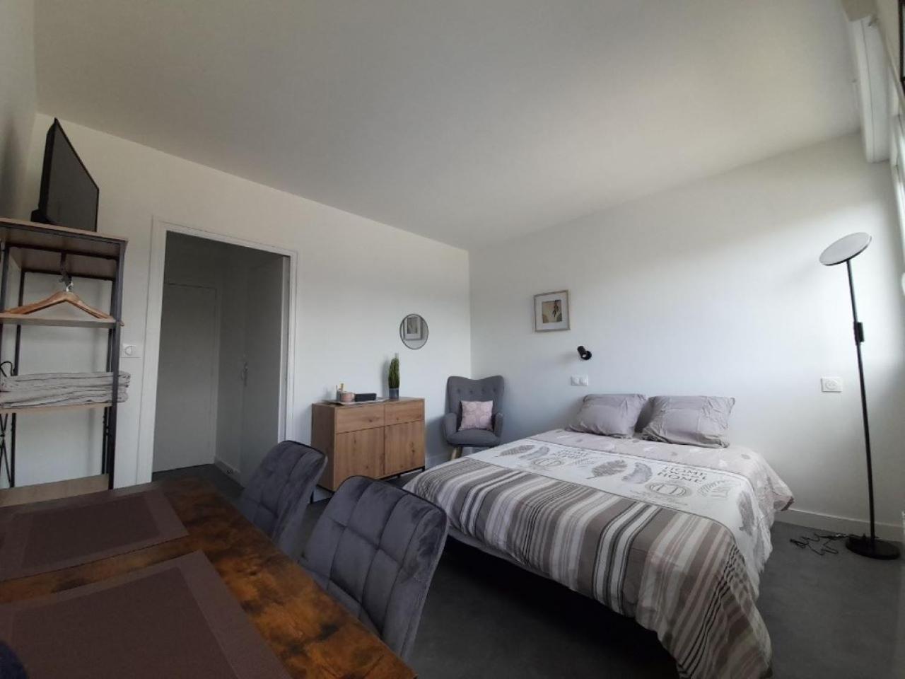 Residence Du Leon Landivisiau Extérieur photo